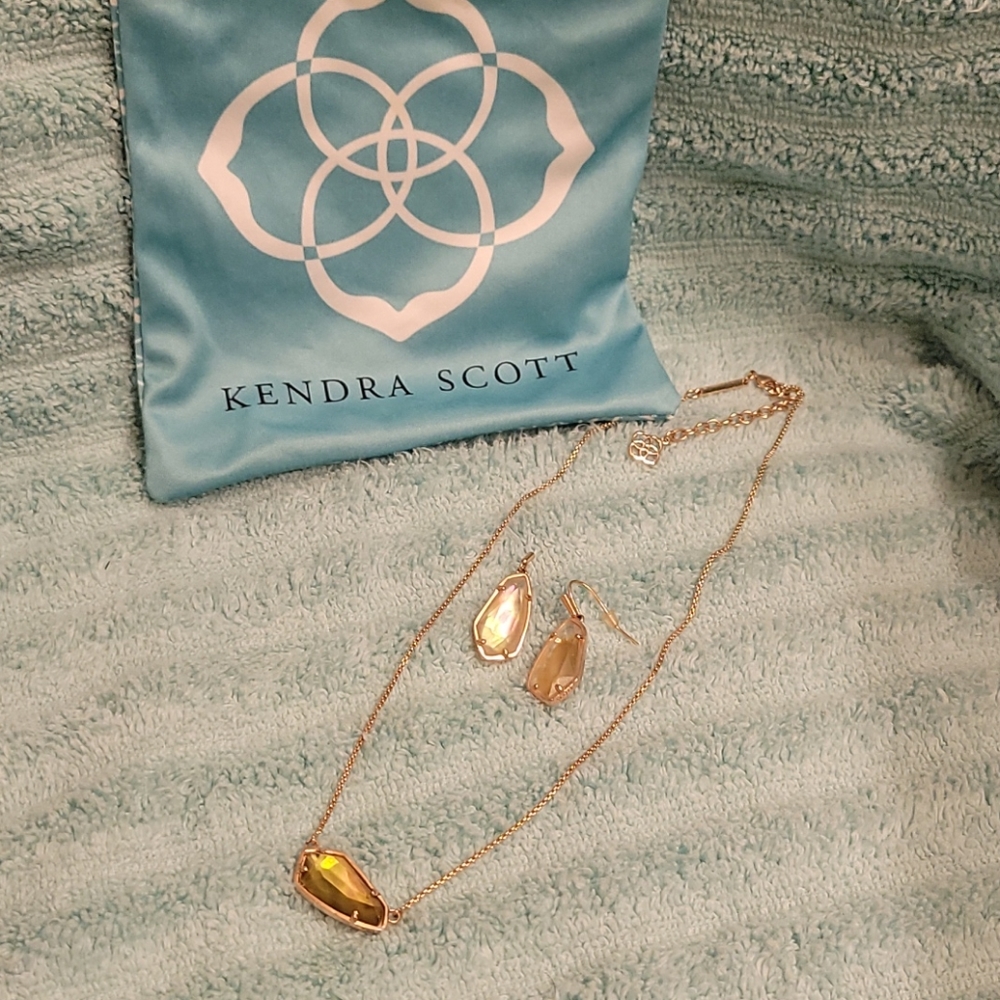 Kendra Scott Set! RARE FIND!! VERY BEAUTIFUL!